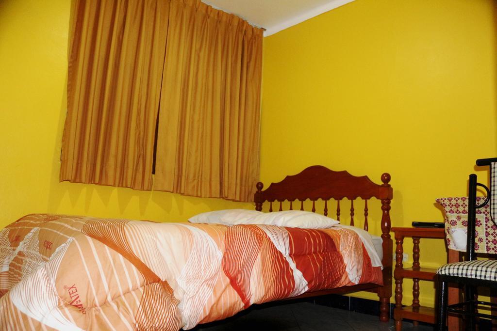 Hospedaje Karol Ayacucho Quarto foto
